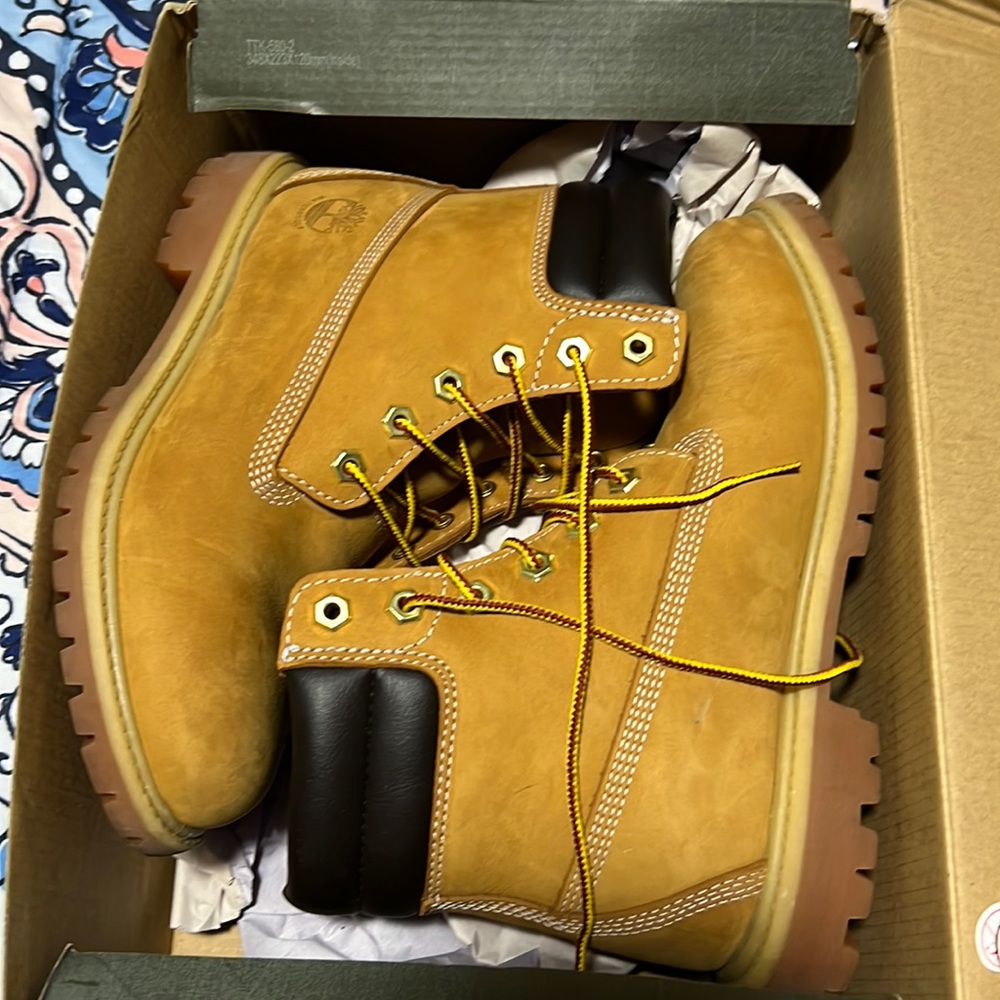 WOMEN'S TIMBERLAND® PREMIUM 6-INCH WATERPROOF BOOTS Size 7.5